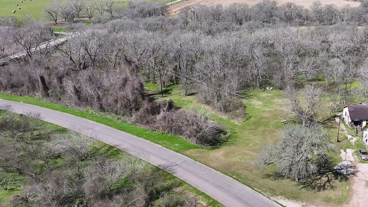 3 Acres of Residential Land for Sale in Brookshire, Texas