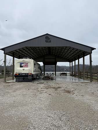 1 Acre of Residential Land for Sale in Clifton, Tennessee