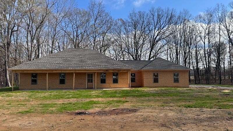 2 Acres of Residential Land with Home for Sale in Pontotoc, Mississippi