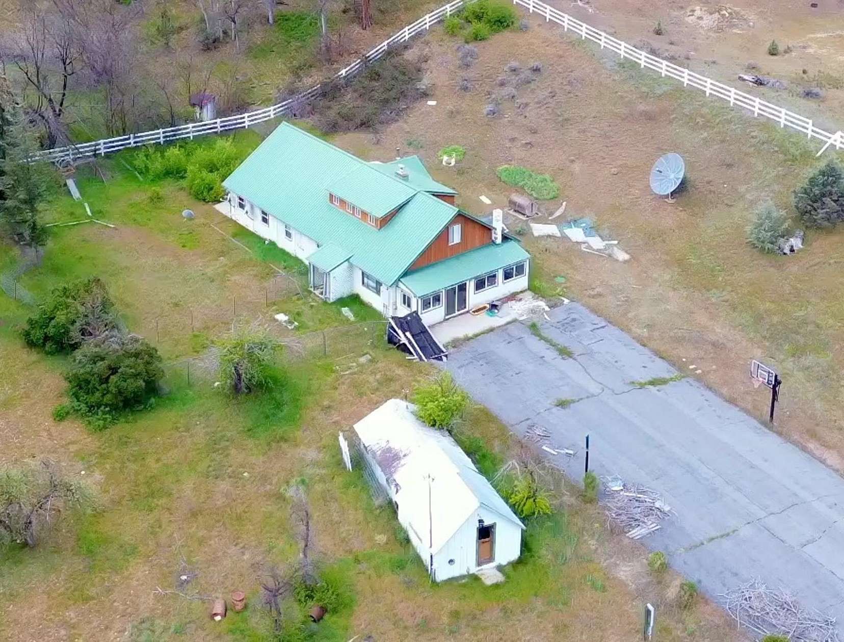 1,000 Acres of Agricultural Land with Home for Sale in Gazelle, California