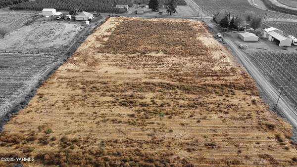 4.6 Acres of Residential Land for Sale in Zillah, Washington