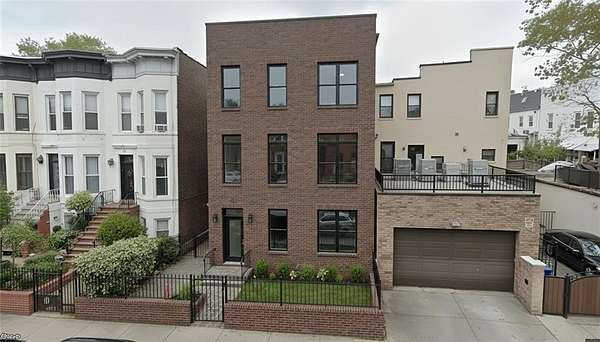 0.05 Acres of Residential Land for Sale in Brooklyn, New York