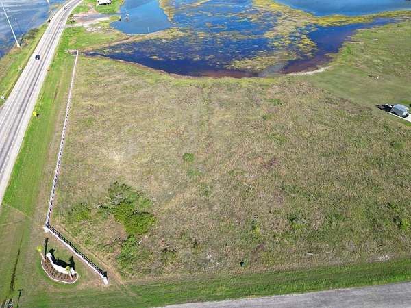 1.68 Acres of Residential Land for Sale in Rockport, Texas