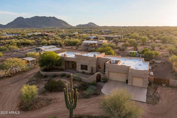 2.5 Acres of Residential Land with Home for Sale in Scottsdale, Arizona