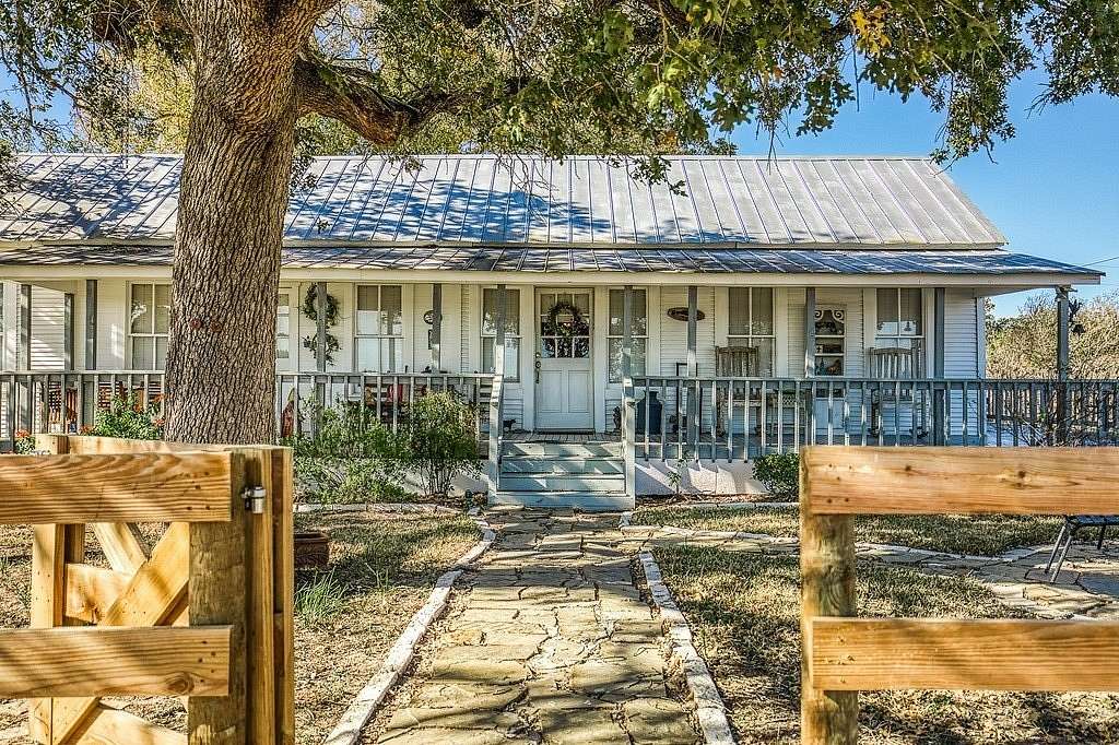 80.4 Acres of Land with Home for Sale in Winchester, Texas