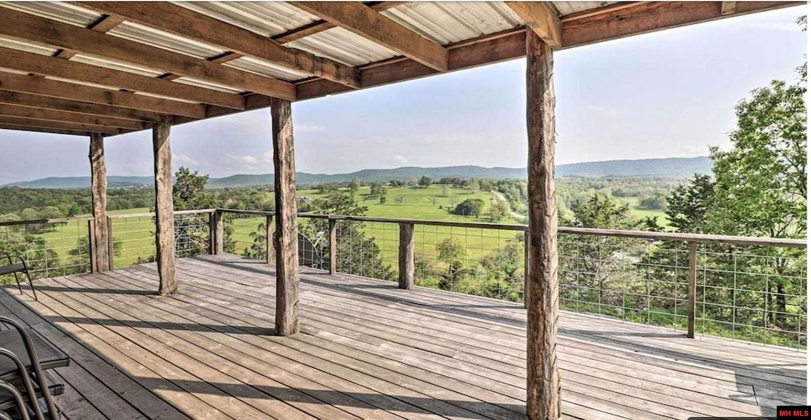 1.6 Acres of Residential Land with Home for Sale in Flippin, Arkansas