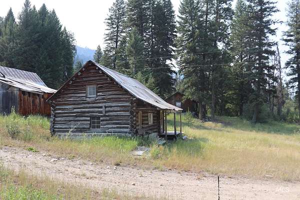 10 Acres of Recreational Land with Home for Sale in Yellow Pine, Idaho