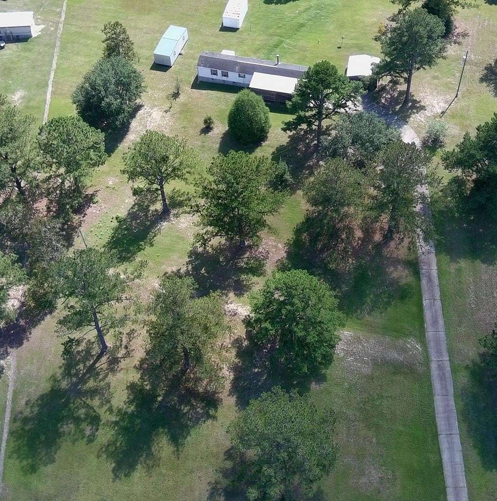 3.22 Acres of Residential Land with Home for Sale in Eufaula, Alabama
