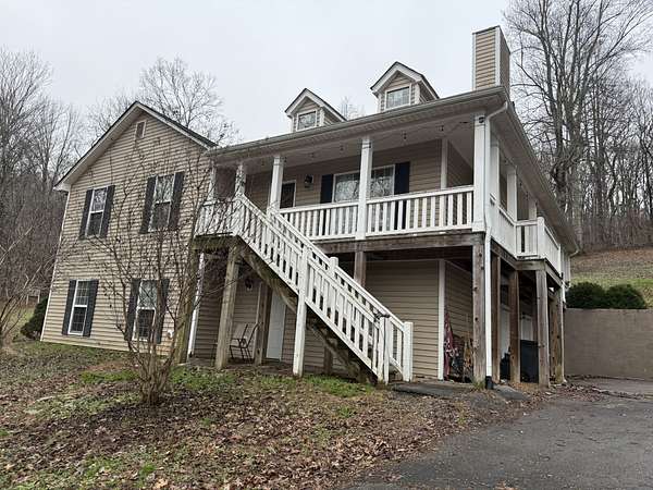 7 Acres of Residential Land with Home for Sale in Fayetteville, Tennessee