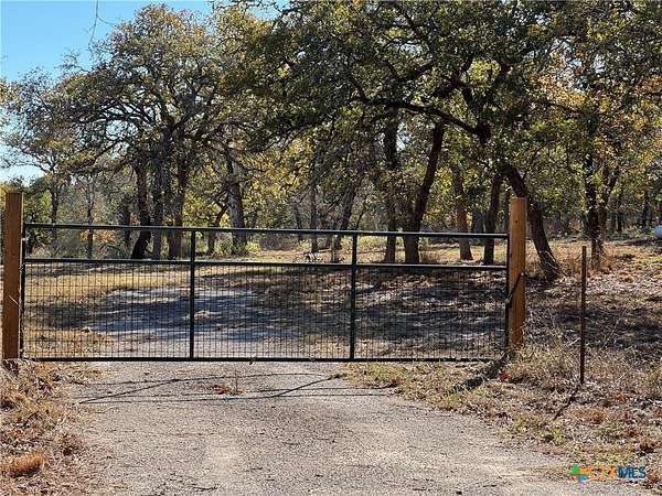 10 Acres of Land for Sale in Seguin, Texas