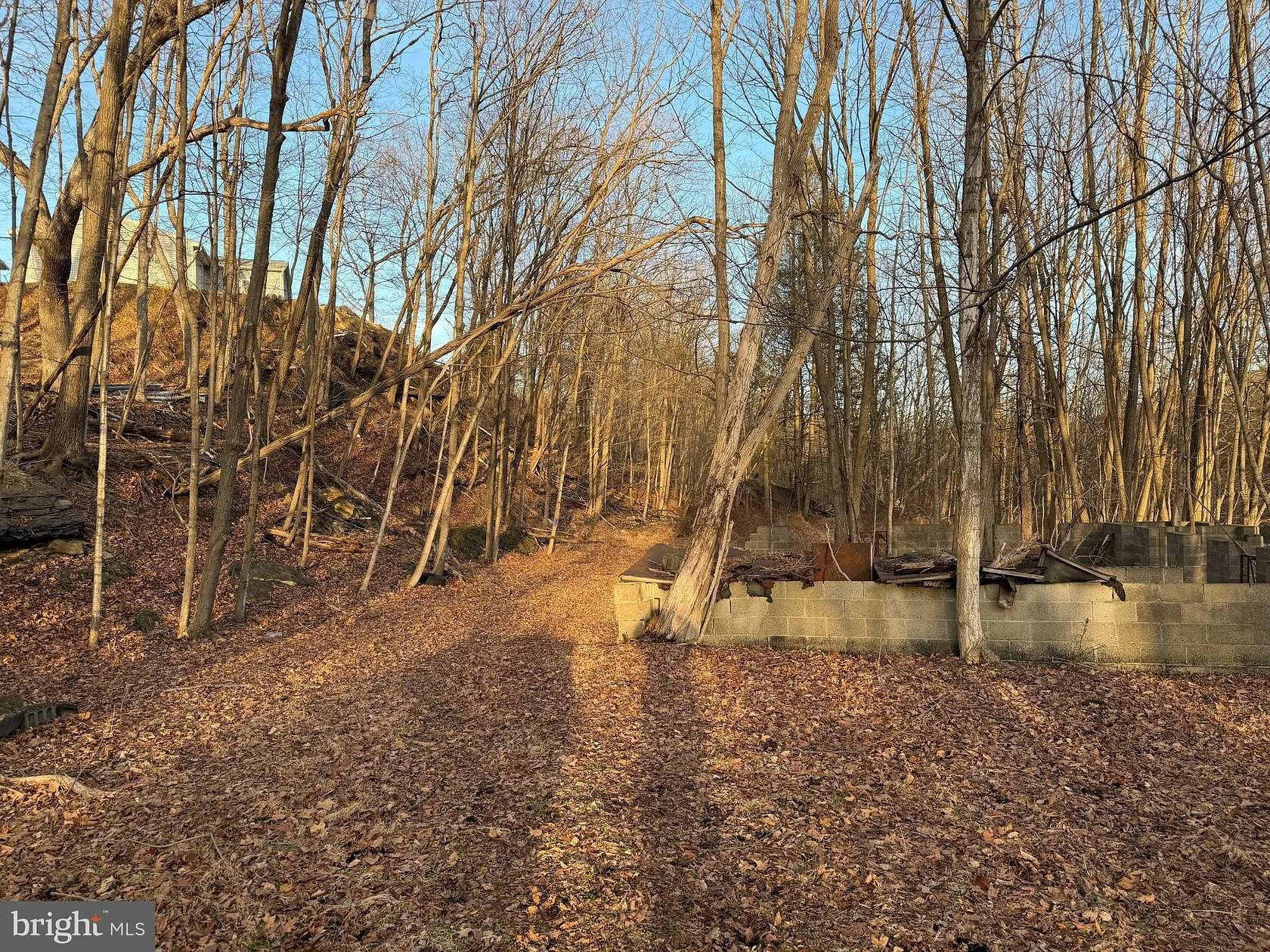 33.5 Acres of Recreational Land for Sale in Stroudsburg, Pennsylvania