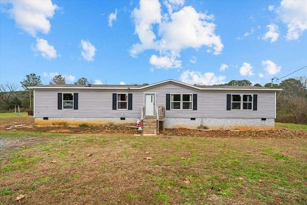 2.53 Acres of Residential Land with Home for Sale in Fairmount, Georgia