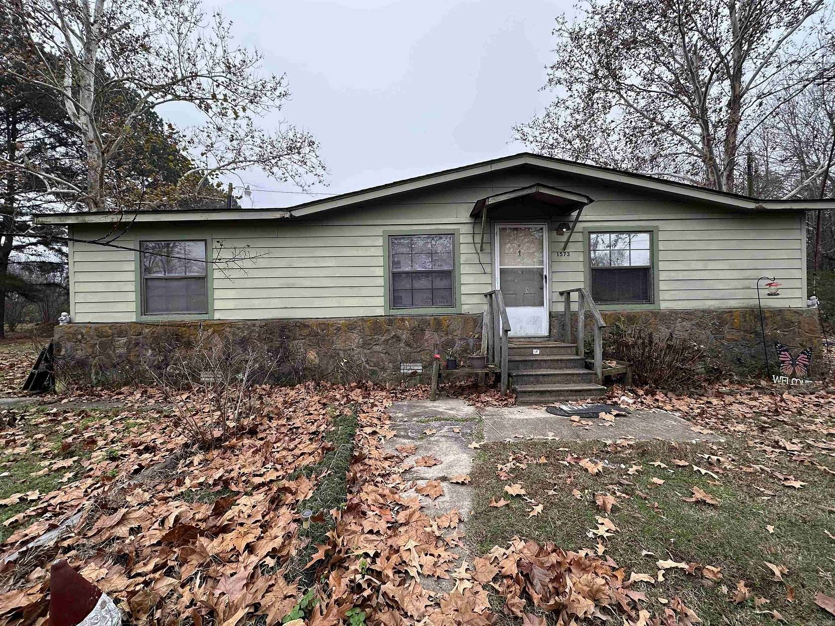 1.63 Acres of Residential Land with Home for Sale in Lonoke, Arkansas