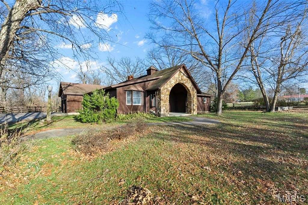 6.73 Acres of Residential Land with Home for Sale in Perryville, Missouri