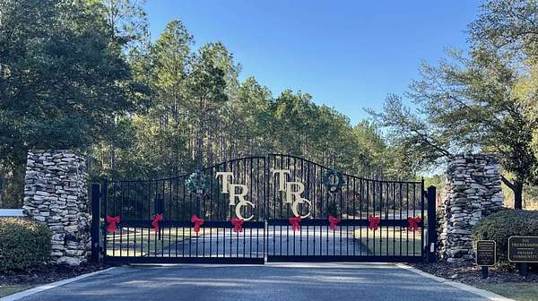 8 Acres of Land for Sale in Tallahassee, Florida