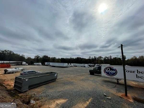 5 Acres of Commercial Land for Lease in Barnesville, Georgia