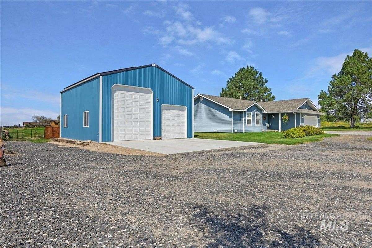 3.48 Acres of Land with Home for Sale in Jerome, Idaho