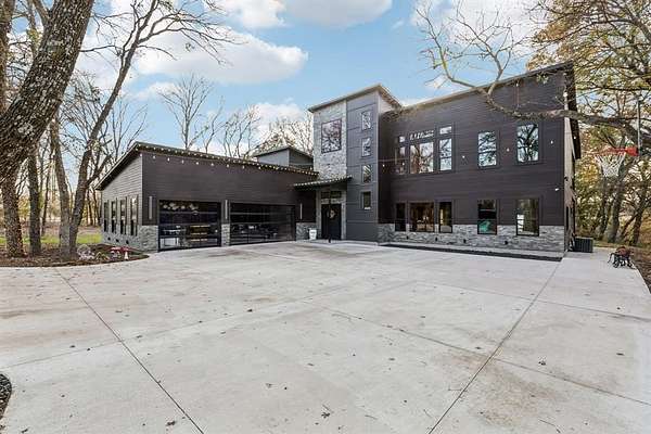 2.47 Acres of Residential Land with Home for Sale in Melissa, Texas