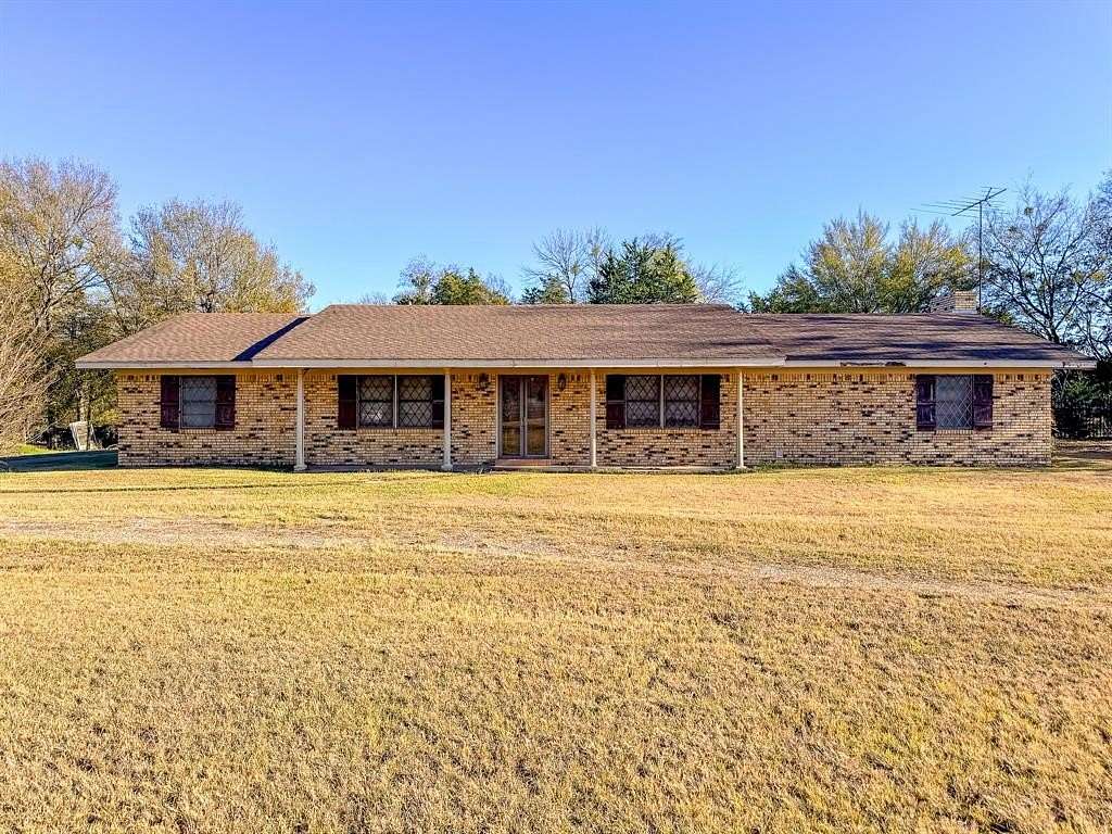 17.6 Acres of Land with Home for Sale in Kerens, Texas