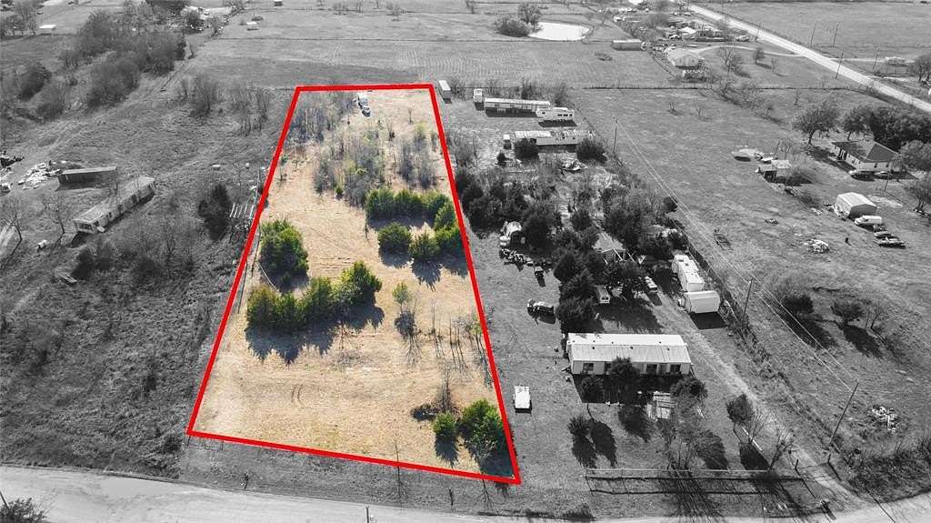 2 Acres of Residential Land for Sale in Wills Point, Texas
