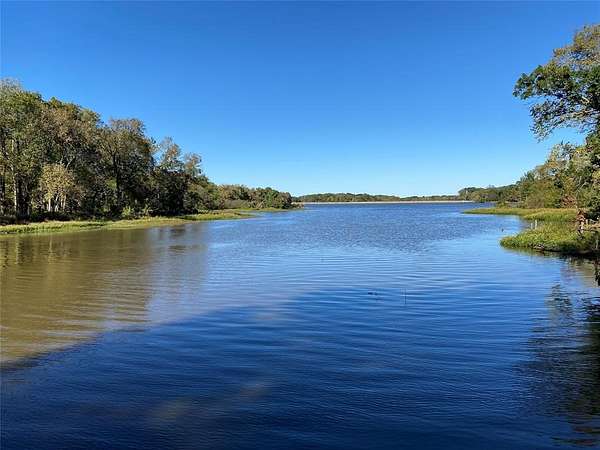 1.7 Acres of Residential Land with Home for Sale in Wills Point, Texas
