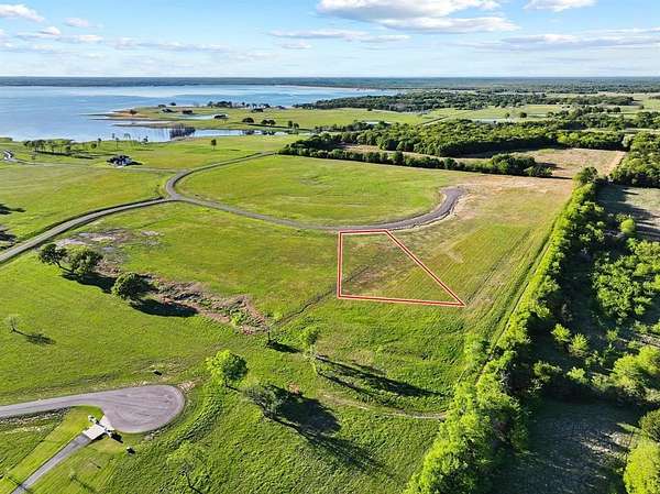 1.2 Acres of Residential Land for Sale in Honey Grove, Texas