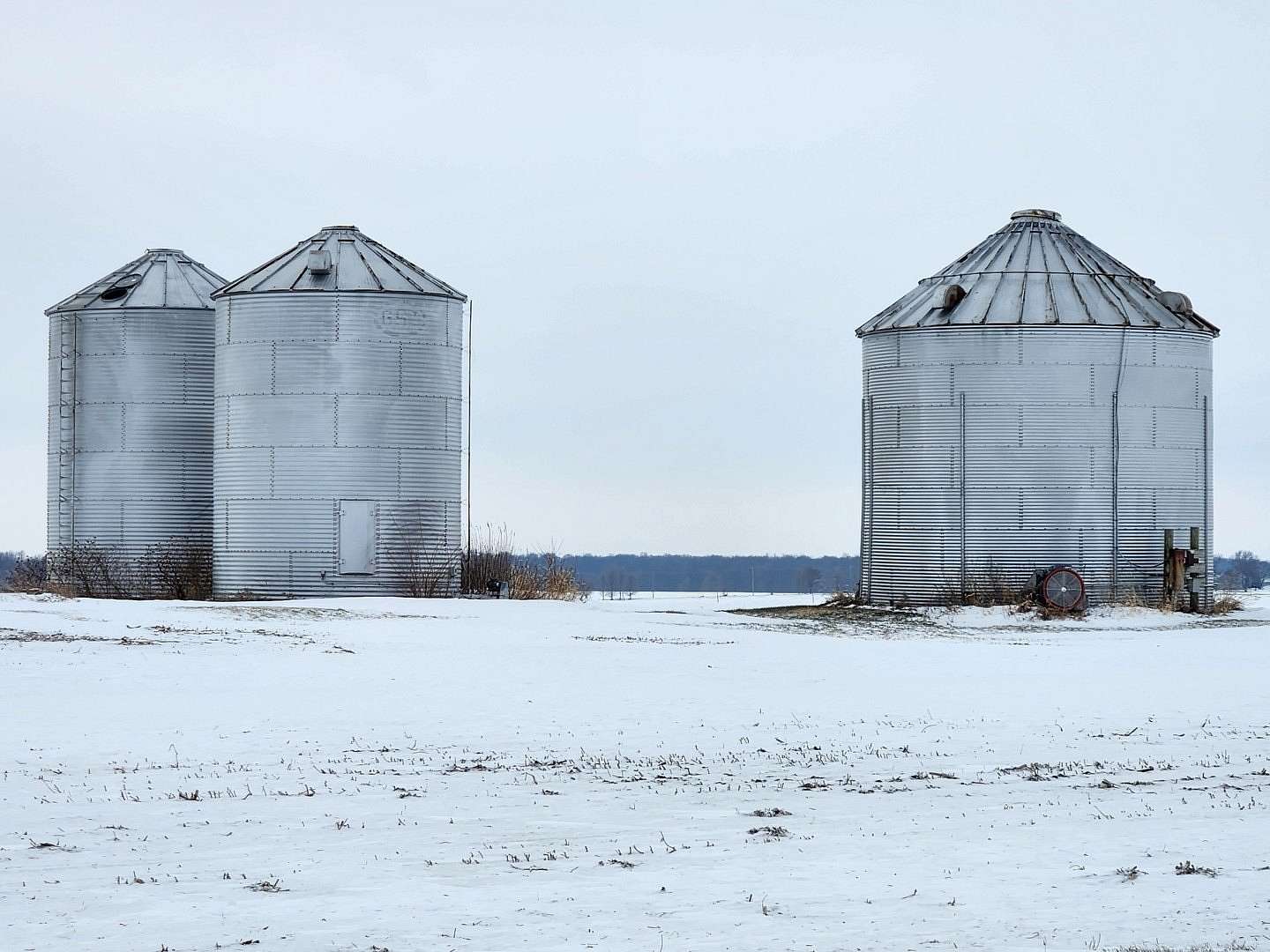 321 Acres of Agricultural Land for Sale in Dixon, Illinois