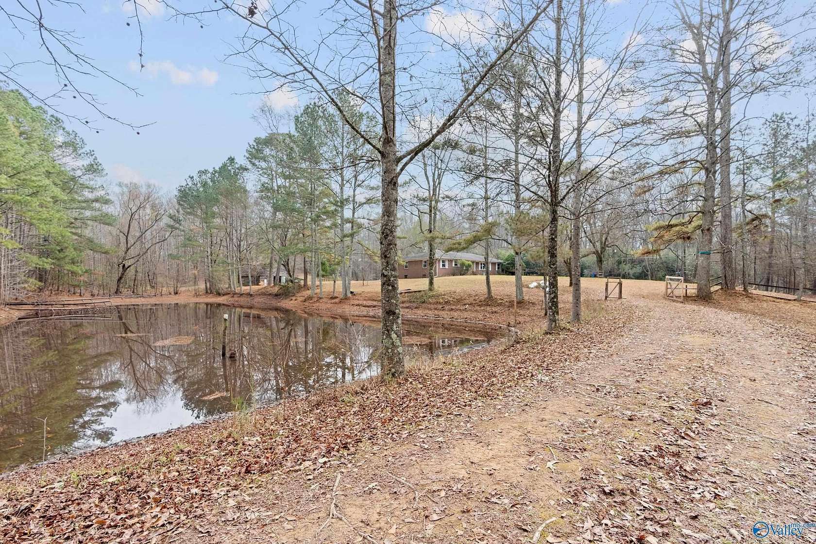 15 Acres of Land with Home for Sale in Attalla, Alabama