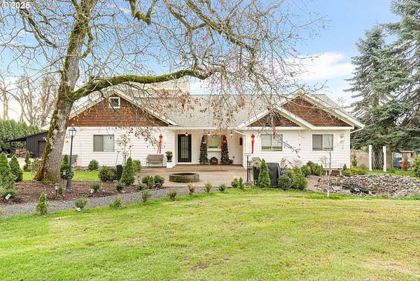 1.59 Acres of Residential Land with Home for Sale in Silverton, Oregon