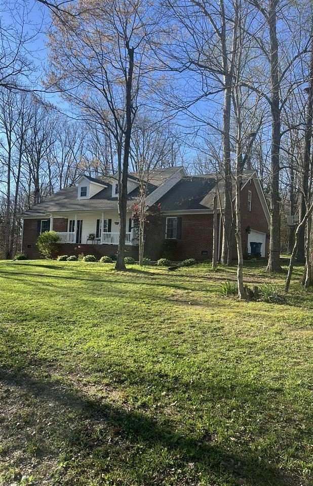 7.54 Acres of Land with Home for Sale in Bowling Green, Kentucky