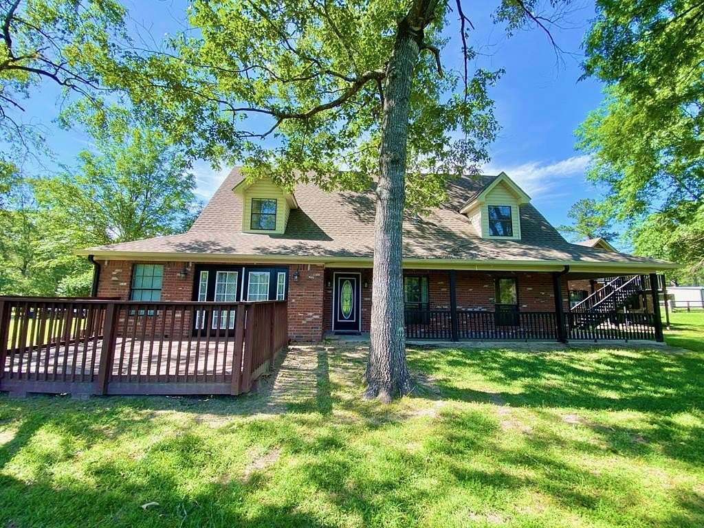 11.2 Acres of Land with Home for Sale in Lufkin, Texas