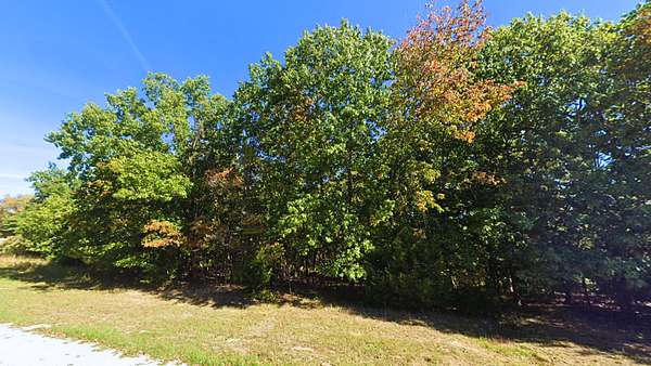 0.36 Acres of Residential Land for Sale in Village of Four Seasons, Missouri
