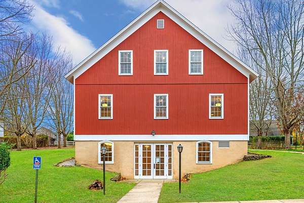 1.18 Acres of Mixed-Use Land for Lease in Amagansett, New York