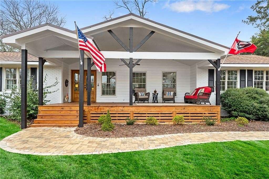 4.75 Acres of Residential Land with Home for Sale in Athens, Georgia