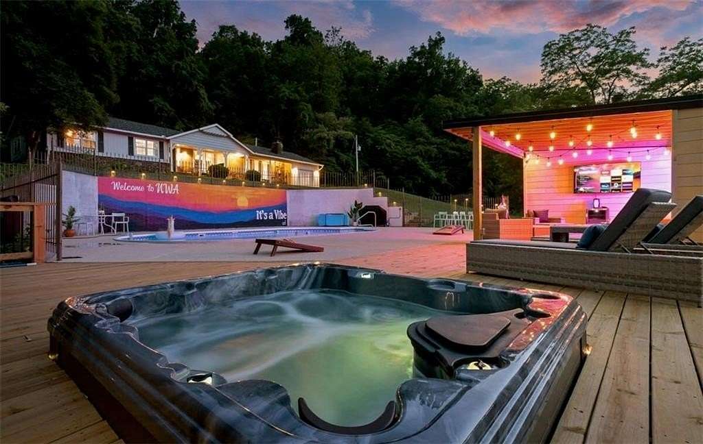 7.38 Acres of Residential Land with Home for Sale in Rogers, Arkansas