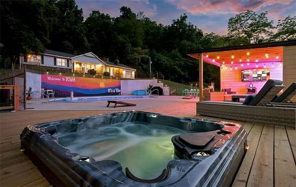 7.38 Acres of Residential Land with Home for Sale in Rogers, Arkansas