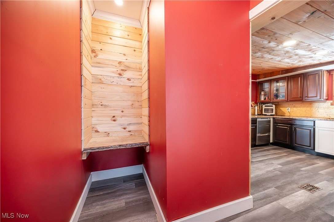 2.46 Acres of Residential Land with Home for Sale in Farmdale, Ohio