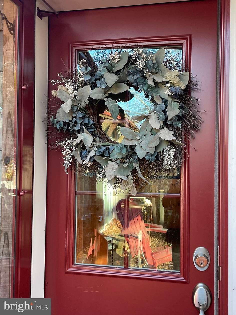 26.2 Acres of Land with Home for Lease in Castleton, Virginia