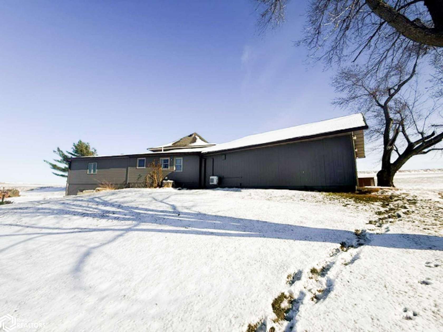 33 Acres of Agricultural Land with Home for Sale in Hastings, Iowa