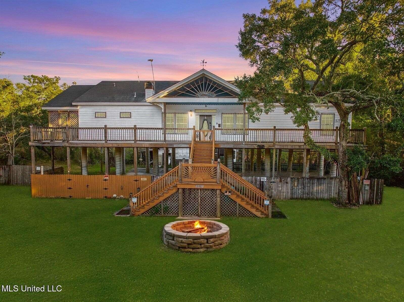 5.28 Acres of Residential Land with Home for Sale in Gulfport, Mississippi