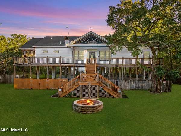 5.28 Acres of Residential Land with Home for Sale in Gulfport, Mississippi