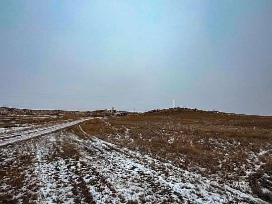 10 Acres of Land with Home for Sale in Forsyth, Montana