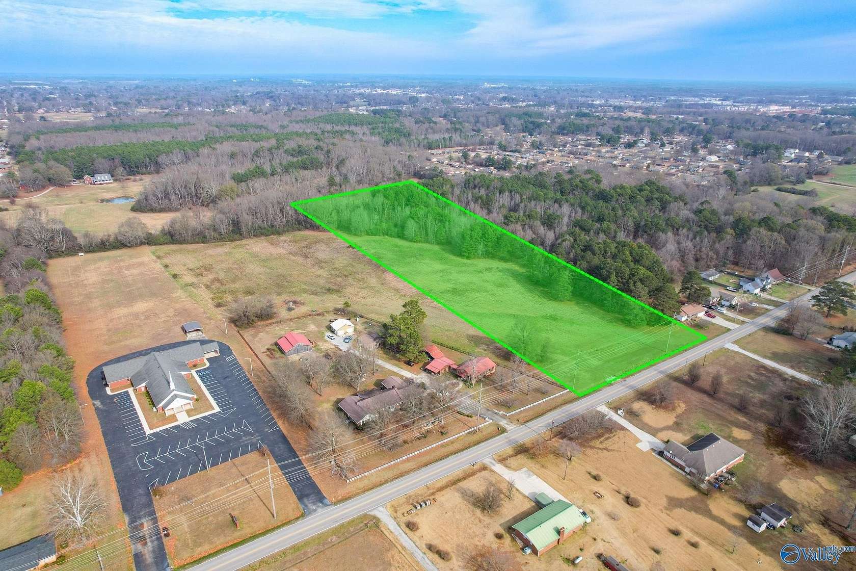 8 Acres of Residential Land for Sale in Athens, Alabama