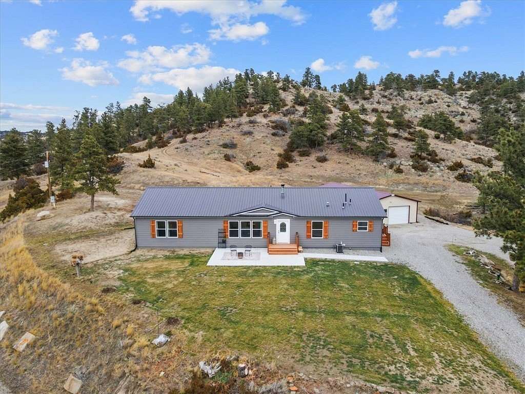13.3 Acres of Recreational Land with Home for Sale in Columbus, Montana