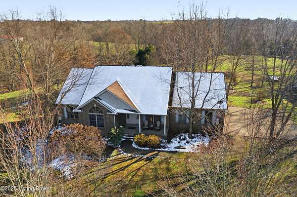 7.68 Acres of Residential Land with Home for Sale in Shelbyville, Kentucky