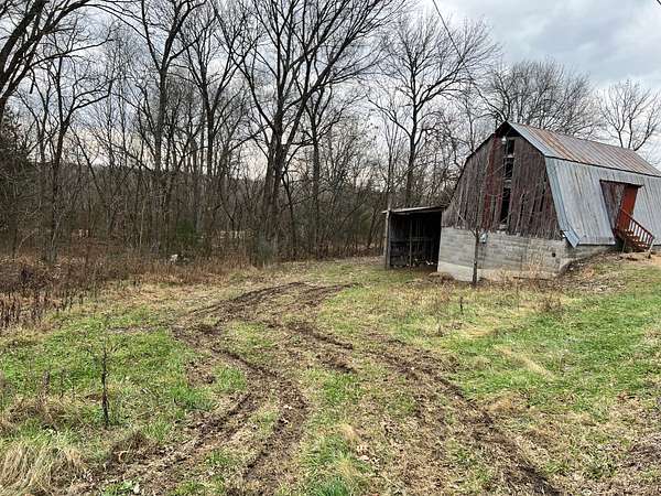 10 Acres of Recreational Land for Sale in Lascassas, Tennessee