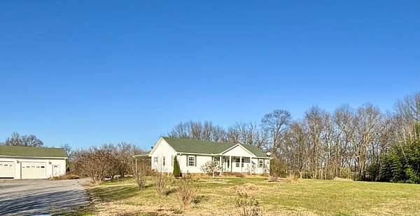 5 Acres of Residential Land with Home for Sale in Shelbyville, Tennessee