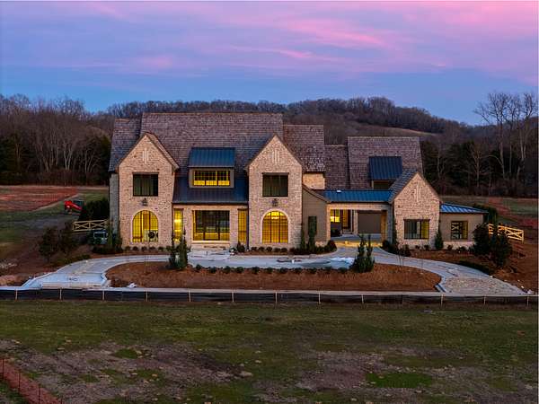 1.74 Acres of Residential Land with Home for Sale in Franklin, Tennessee