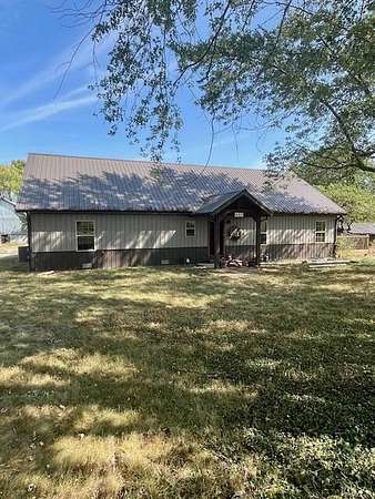 10 Acres of Residential Land with Home for Sale in Billings, Missouri