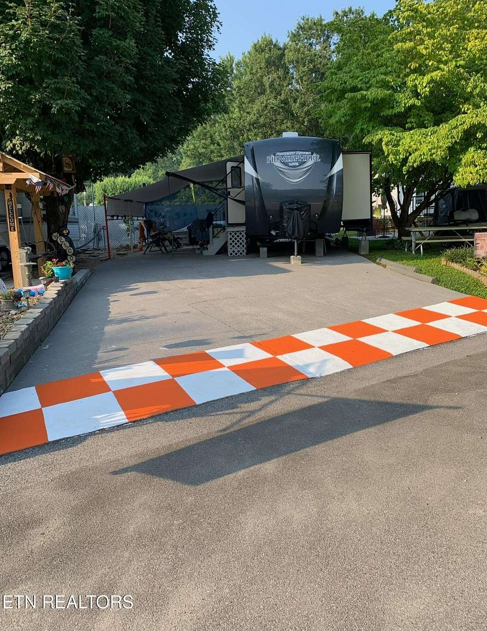 0.04 Acres of Land for Sale in Townsend, Tennessee